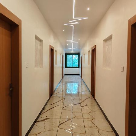 Rk Hotel & Restaurant Dewās Екстериор снимка